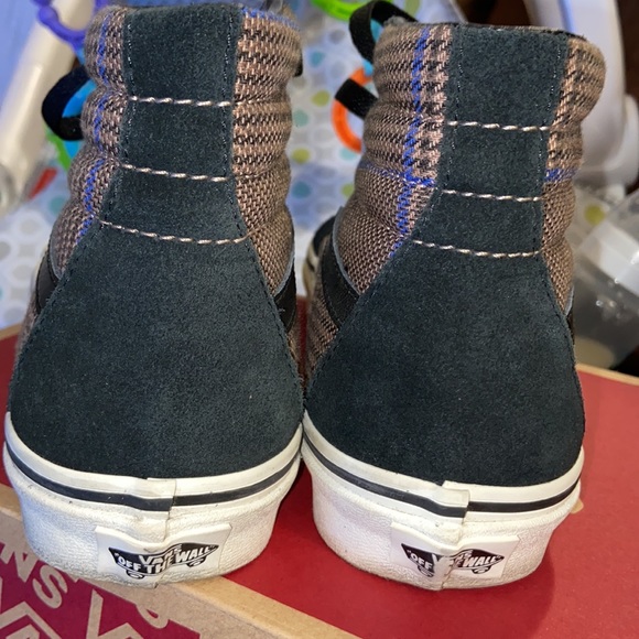 Vans - Picture 3 of 3